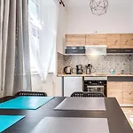 Rentplanet - Nadodrze Apartament *